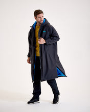Load image into Gallery viewer, Snuggz Adult Lite Black Changing Robe with Blue Borg