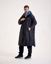 Load image into Gallery viewer, Snuggz Adult Lite Black Changing Robe with Blue Borg