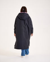 Load image into Gallery viewer, Snuggz Lite Black Changing Robe with Blue or Pink Borg