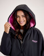 Load image into Gallery viewer, Snuggz Lite Black Changing Robe with Blue or Pink Borg