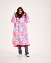 Load image into Gallery viewer, Snuggz Women Lite Rainbow Star Print Changing Robe