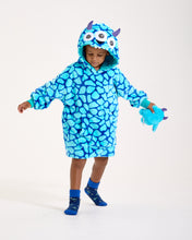 Load image into Gallery viewer, Snuggz Kids 2 in 1 Monster Pocket Pal Hooded Blanket
