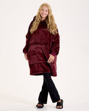 Load image into Gallery viewer, Snuggz Women Burgundy Original Hooded Blanket