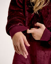 Load image into Gallery viewer, Snuggz Women Burgundy Original Hooded Blanket