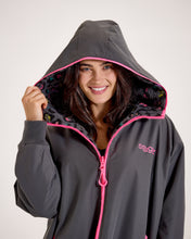 Load image into Gallery viewer, Snuggz Women Original Reversible Leopard Print Changing Robe