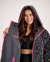 Load image into Gallery viewer, Snuggz Women Original Reversible Leopard Print Changing Robe