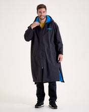 Load image into Gallery viewer, Snuggz Lite Black Changing Robe with Blue or Pink Borg