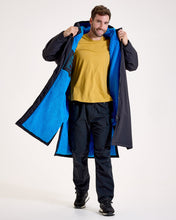 Load image into Gallery viewer, Snuggz Lite Black Changing Robe with Blue or Pink Borg