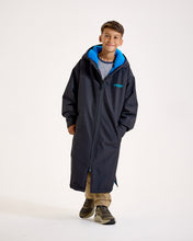 Load image into Gallery viewer, Snuggz Lite Black Changing Robe with Blue or Pink Borg