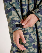 Load image into Gallery viewer, Snuggz Men Lite Green Camo Changing Robe