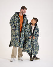 Load image into Gallery viewer, Snuggz Kids Lite Green Camo Changing Robe