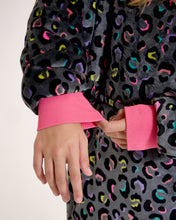 Load image into Gallery viewer, Snuggz Women Original Leopard Print Hooded Blanket.