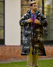 Load image into Gallery viewer, Snuggz Original Men Grey Camo Changing Robe