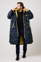 Load image into Gallery viewer, Snuggz Original Boys Batman Changing Robe