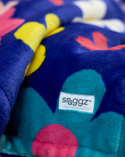 Load image into Gallery viewer, Snuggz Blue Flower Power Cosy Throw Blanket