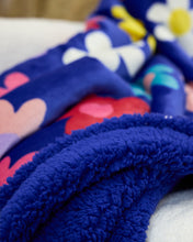 Load image into Gallery viewer, Snuggz Blue Flower Power Cosy Throw Blanket
