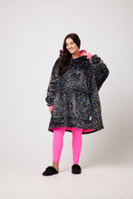Load image into Gallery viewer, Snuggz Women Original Leopard Print Hooded Blanket.
