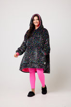 Load image into Gallery viewer, Snuggz Women Original Leopard Print Hooded Blanket.