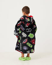 Load image into Gallery viewer, Snuggz Original Kids Marvel Hooded Blanket