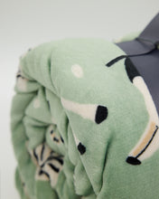 Load image into Gallery viewer, Snuggz Safari Cosy Throw Blanket