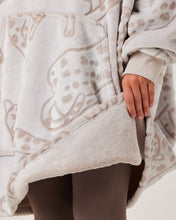 Load image into Gallery viewer, Snuggz Women Lite - Snow Leopard Adult Hooded Blanket