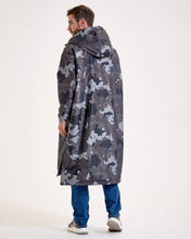Load image into Gallery viewer, Snuggz Men Grey Camo Changing Robe
