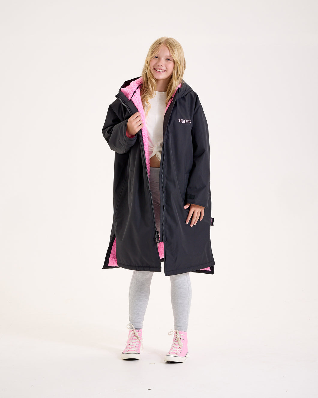 Snuggz Kids Lite Black Changing Robe with Pink Borg