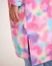 Load image into Gallery viewer, Snuggz Kids Lite Rainbow Star Print Changing Robe
