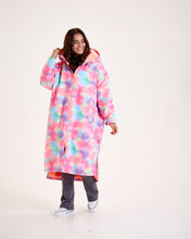 Load image into Gallery viewer, Snuggz Women Lite Rainbow Star Print Changing Robe
