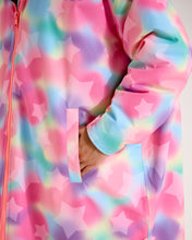 Load image into Gallery viewer, Snuggz Women Lite Rainbow Star Print Changing Robe
