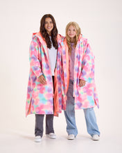Load image into Gallery viewer, Snuggz Women Lite Rainbow Star Print Changing Robe
