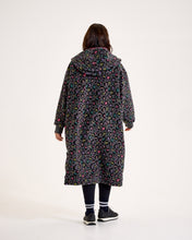 Load image into Gallery viewer, Snuggz Women Original Reversible Leopard Print Changing Robe
