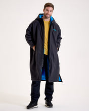 Load image into Gallery viewer, Snuggz Lite Black Changing Robe with Blue or Pink Borg
