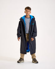 Load image into Gallery viewer, Snuggz Lite Black Changing Robe with Blue or Pink Borg
