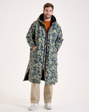 Load image into Gallery viewer, Snuggz Men Lite Green Camo Changing Robe
