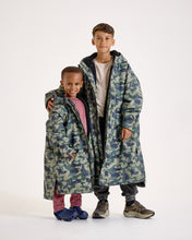 Load image into Gallery viewer, Snuggz Kids Lite Green Camo Changing Robe
