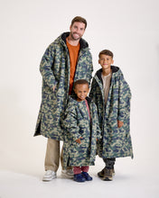 Load image into Gallery viewer, Snuggz Men Lite Green Camo Changing Robe
