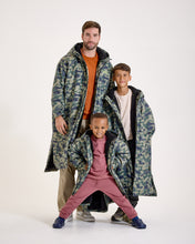 Load image into Gallery viewer, Snuggz Men Lite Green Camo Changing Robe
