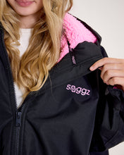 Load image into Gallery viewer, Snuggz Lite Black Changing Robe with Blue or Pink Borg
