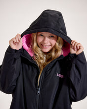 Load image into Gallery viewer, Snuggz Lite Black Changing Robe with Blue or Pink Borg
