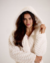 Load image into Gallery viewer, Snuggz Cream Zigzag Borg Sherpa Dressing Gown
