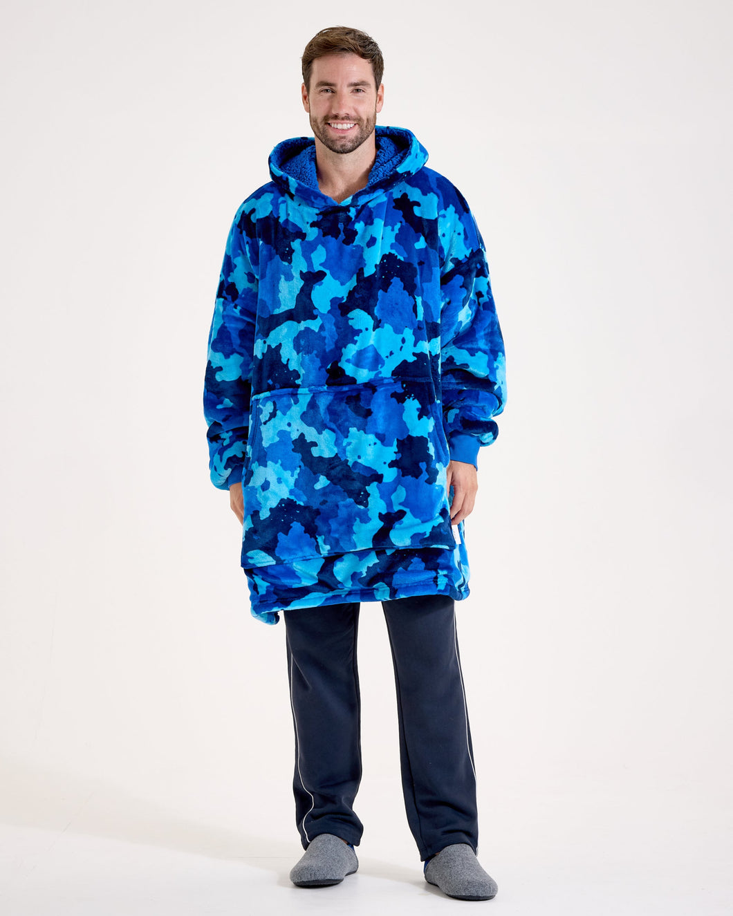 Snuggz Men Original Blue Camo Hooded Blanket
