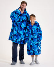 Load image into Gallery viewer, Snuggz Men Original Blue Camo Hooded Blanket
