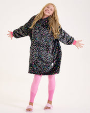 Load image into Gallery viewer, Snuggz Kids Original Leopard Print Hooded Blanket
