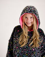 Load image into Gallery viewer, Snuggz Women Original Leopard Print Hooded Blanket.
