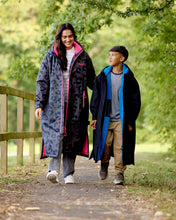 Load image into Gallery viewer, Snuggz Women Original Animal Print Changing Robe
