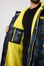 Load image into Gallery viewer, Snuggz Original Mens Batman Changing Robe
