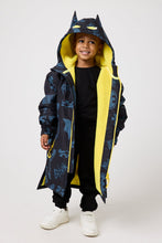 Load image into Gallery viewer, Snuggz Original Mens Batman Changing Robe
