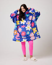 Load image into Gallery viewer, Snuggz Kids Original - Camo Hooded Blanket
