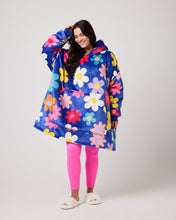 Load image into Gallery viewer, Snuggz Kids Original - Camo Hooded Blanket
